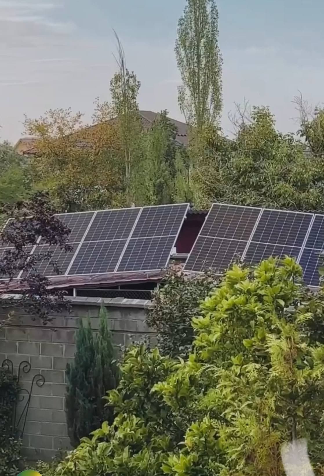 Солнечные панели на крыше частного дома